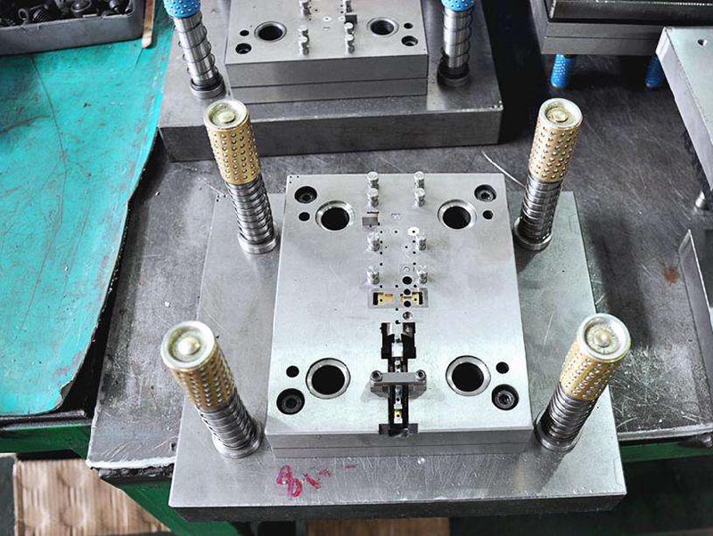 兴山模具制造-01