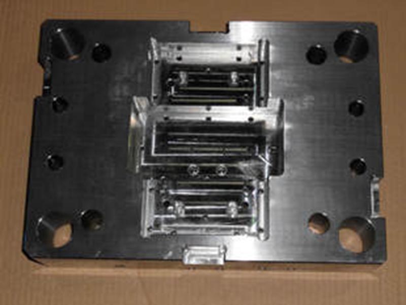 兴山精密塑料模-06